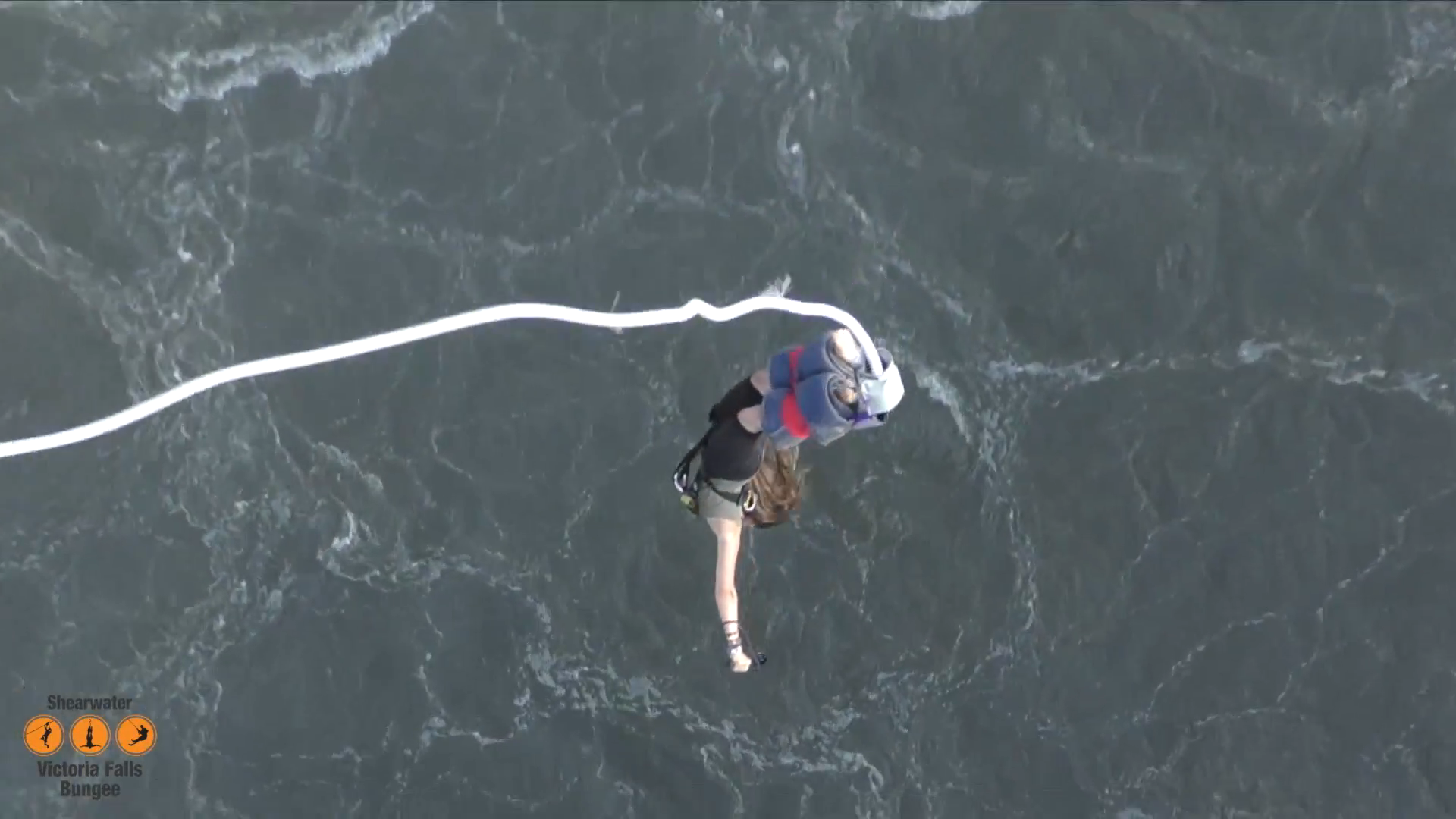 Screenshotter BungeeJumpingVictoriaFallsGezginYogini 2’28”