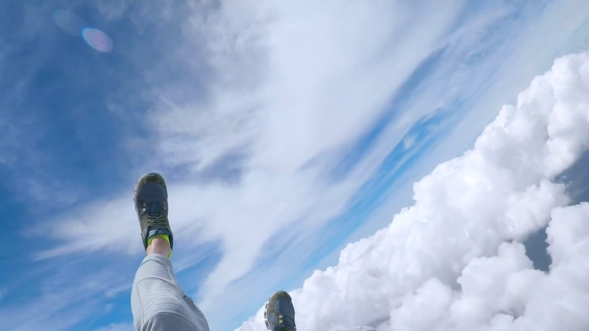 Screenshotter CRISTIANOPIQUETPARAGLIDINGSKYDIVINGSATURDAYSKYDIVEMIAMI 2’04”