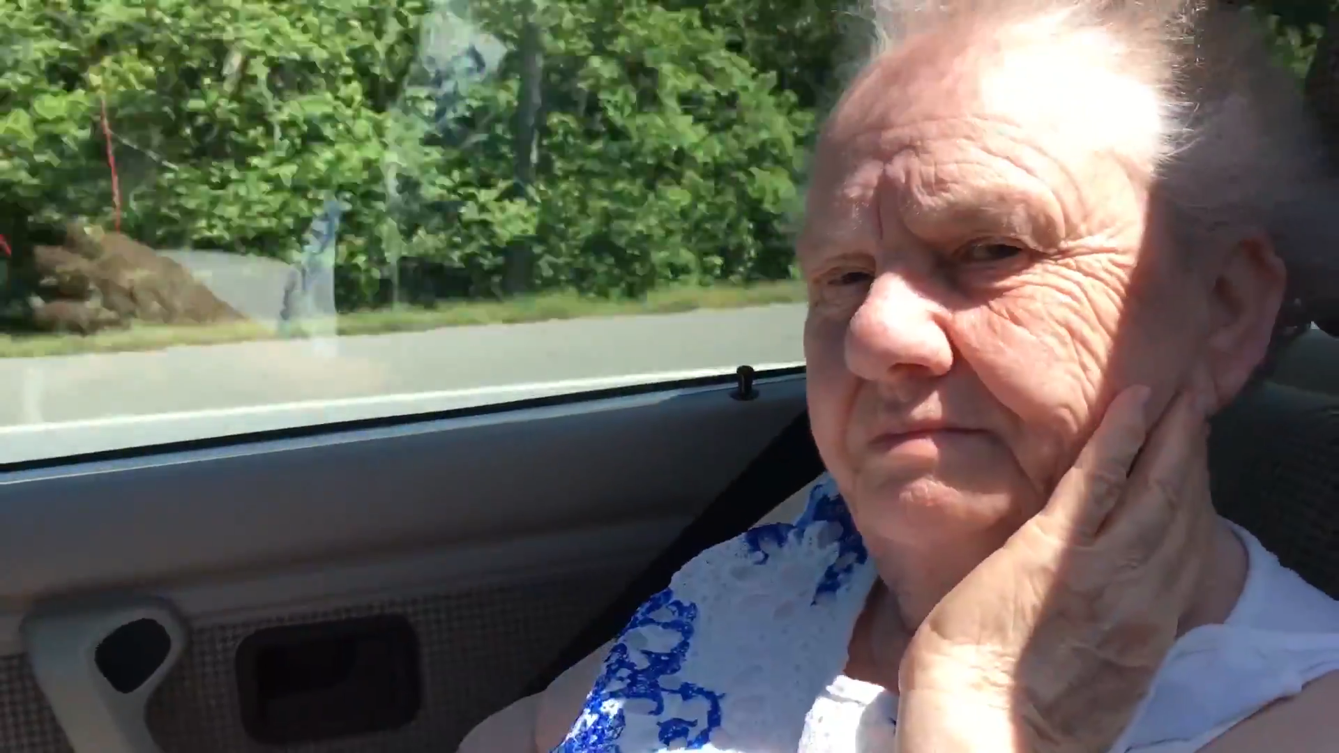 Screenshotter--71YearOldGrandmaGoesBungeeJumping-0’26” Screenshotter 71YearOldGrandmaGoesBungeeJumping 0’26”