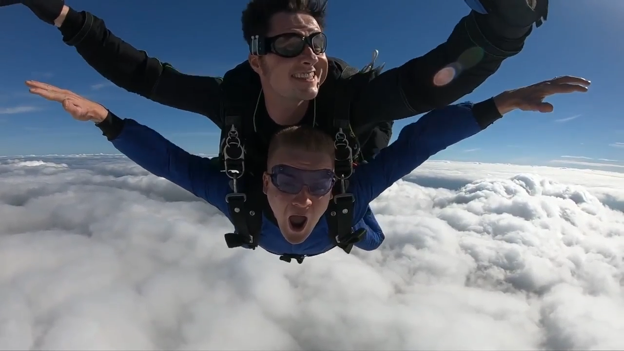 Screenshotter--JaysSkydive-1’57” Screenshotter JaysSkydive 1’57”