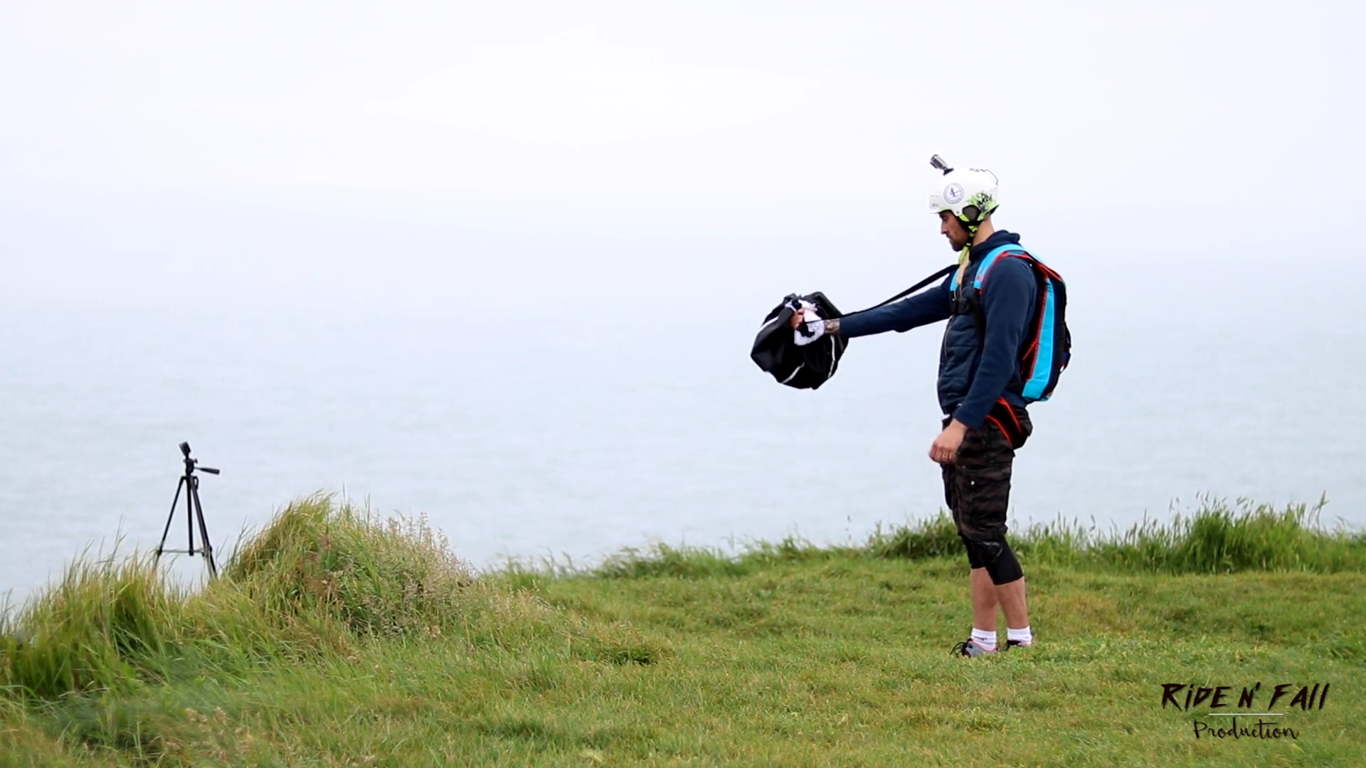 Screenshotter NormandieBaseJumpSessionByRidenFallProductiononVimeo 0’53”