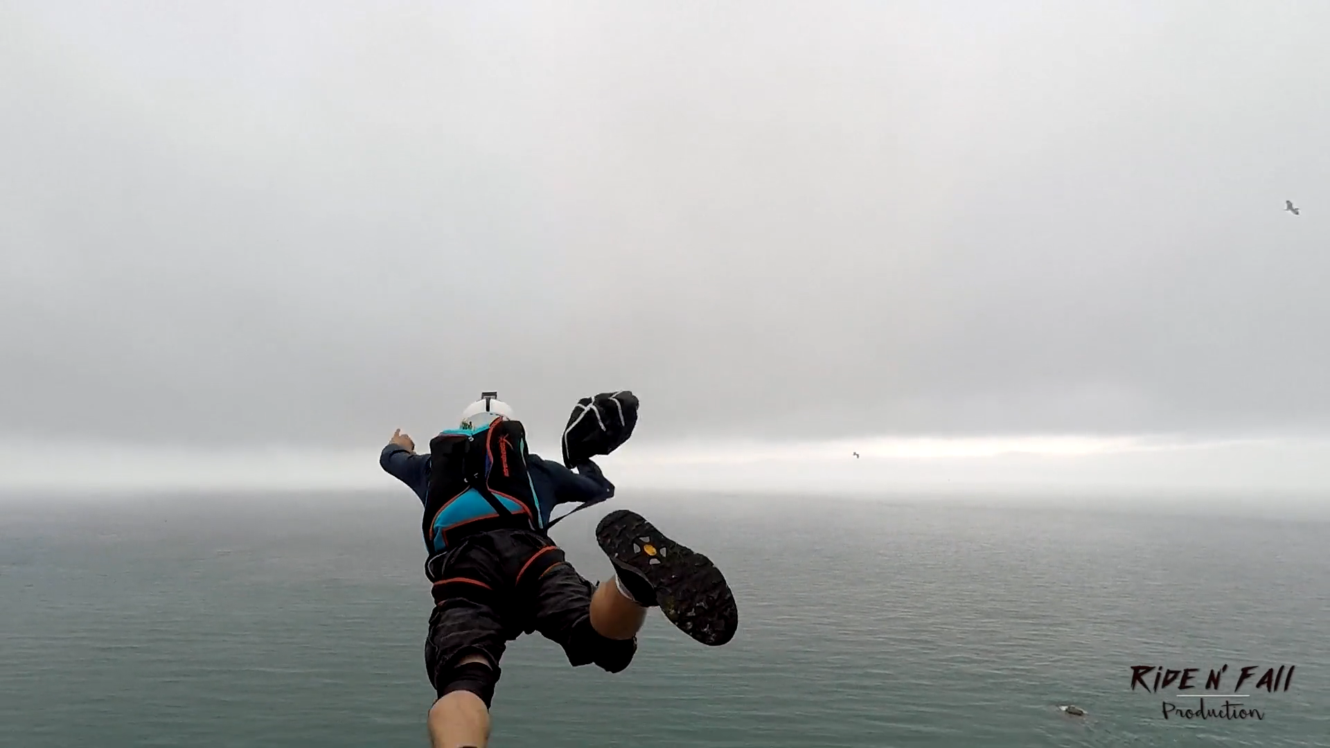 Screenshotter NormandieBaseJumpSessionByRidenFallProductiononVimeo 1’46” 1