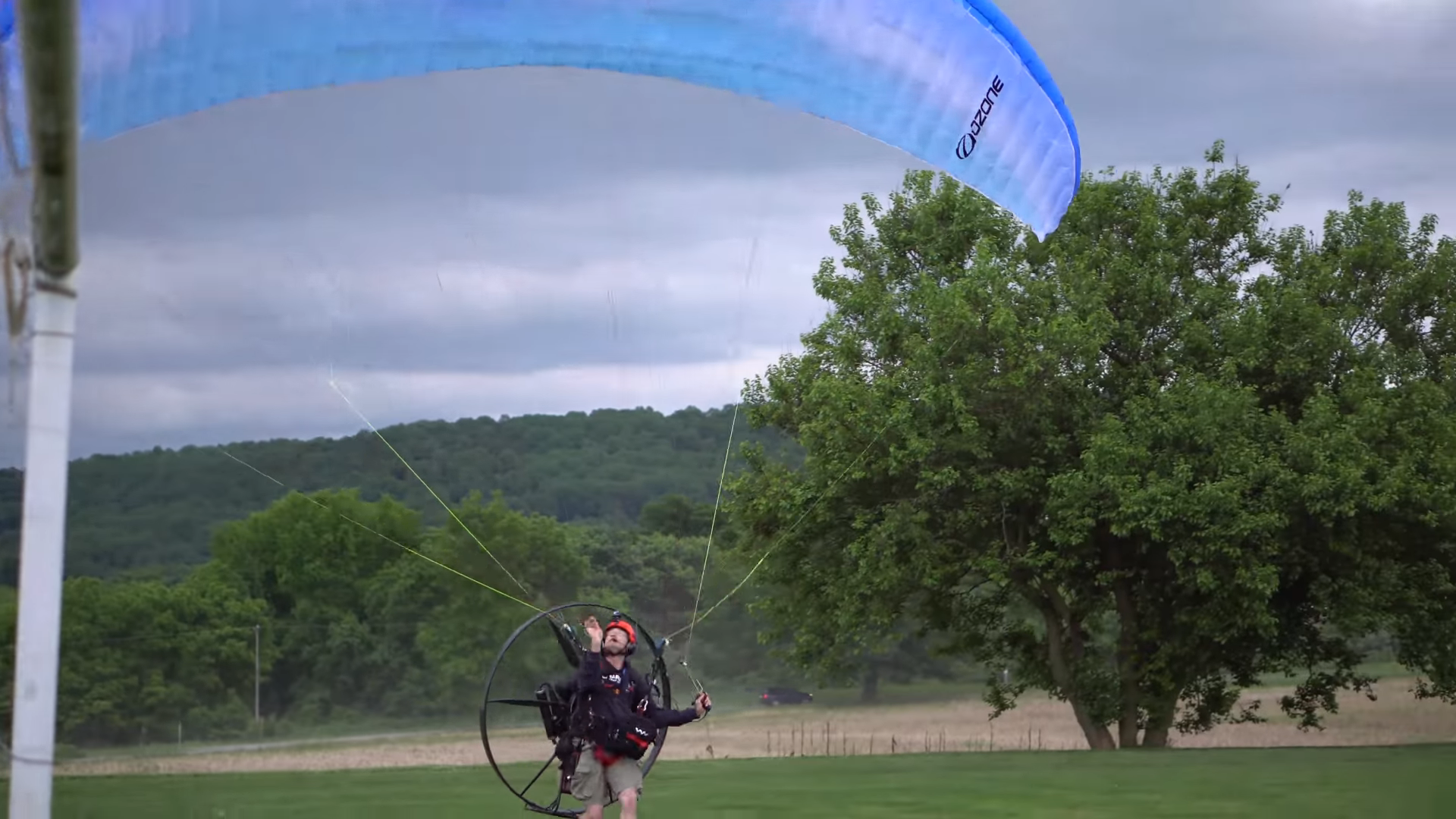 Screenshotter--ParamotorEmergencyLandingInACornField-3’33” Screenshotter ParamotorEmergencyLandingInACornField 3’33”