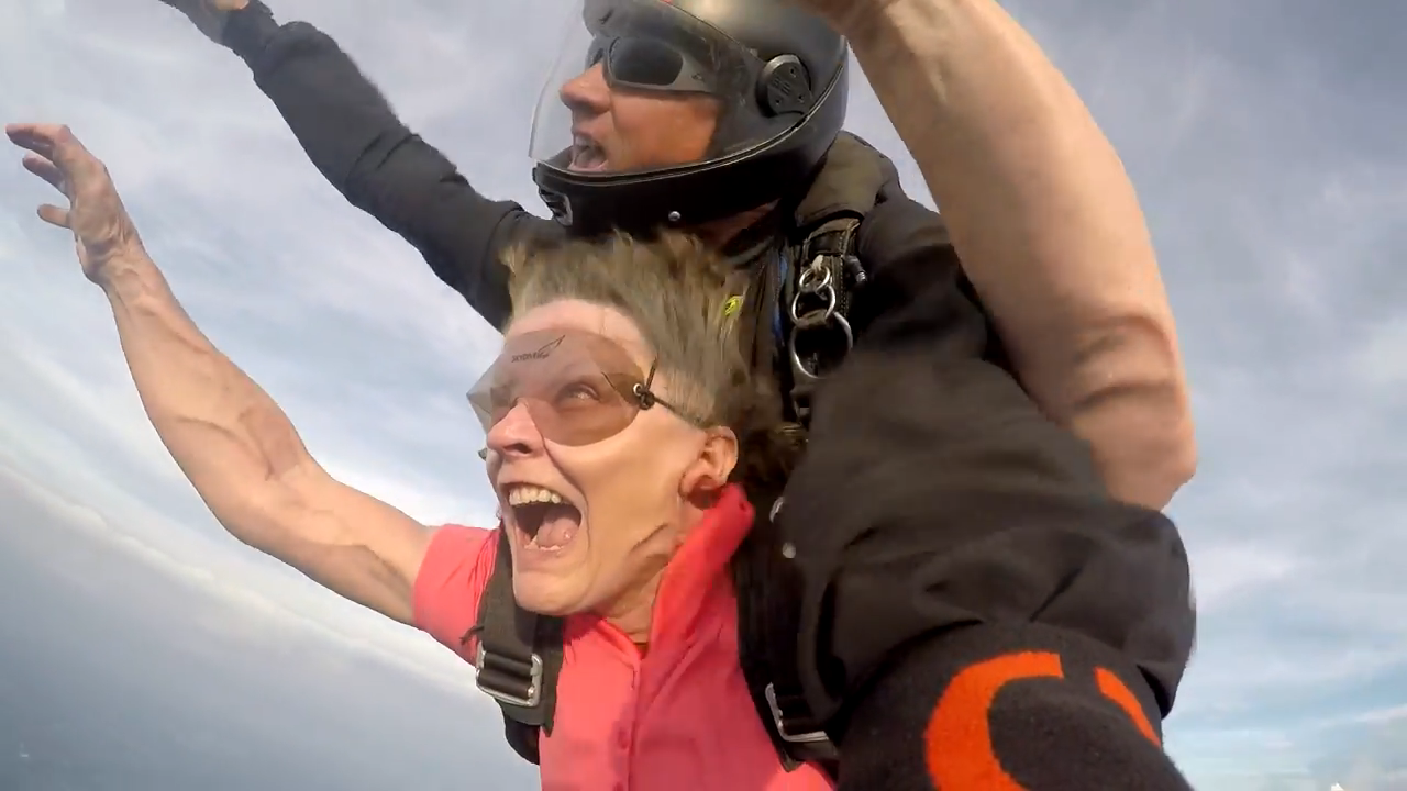 Screenshotter SkydiveTennesseeSueWhite 4&rsquo;50&rdquo; 1