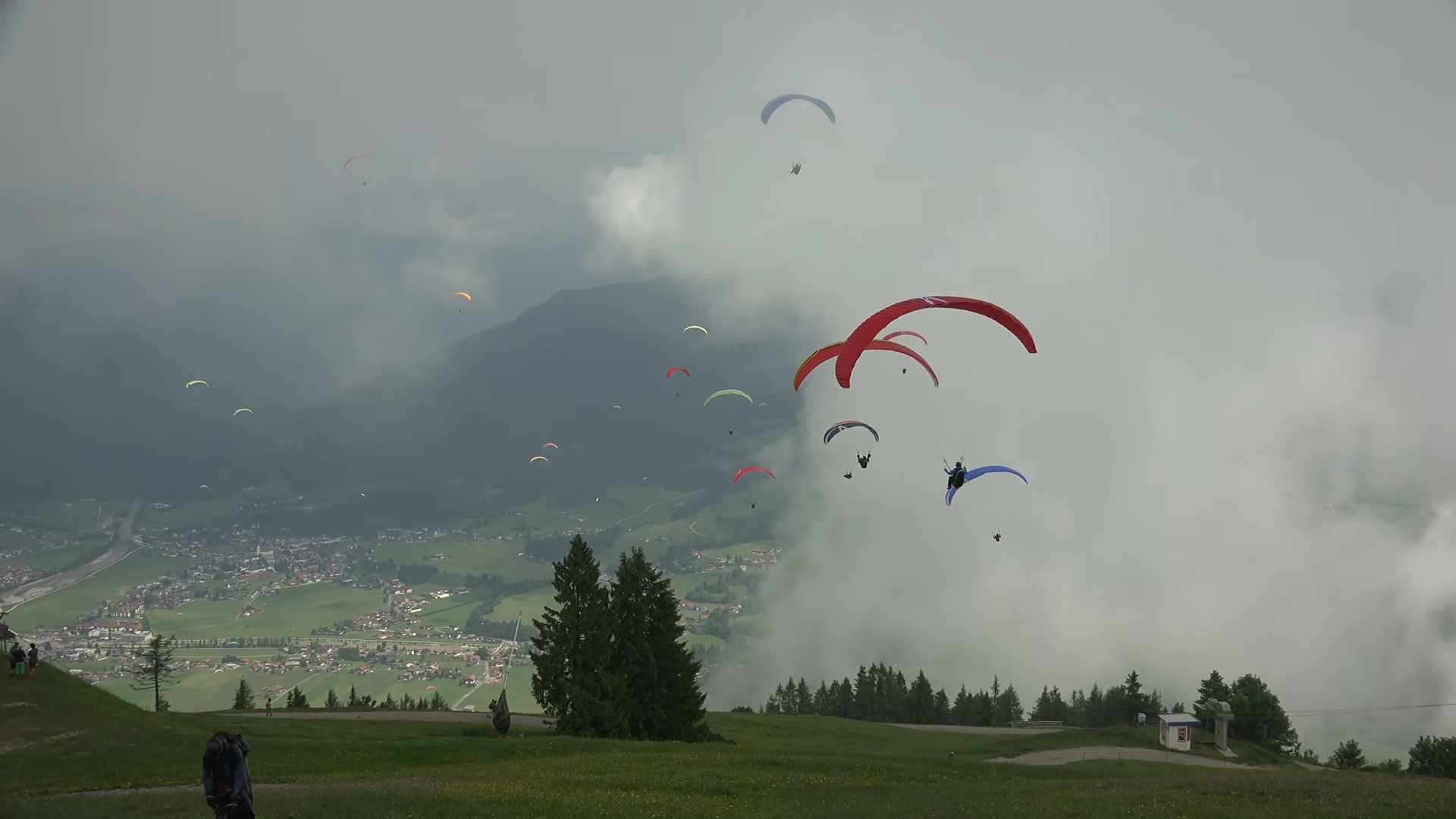 Screenshotter--SuperParaglidingTestival2018Kssenaftermovie4kairddicted-1’12” Screenshotter SuperParaglidingTestival2018Kssenaftermovie4kairddicted 1’12”