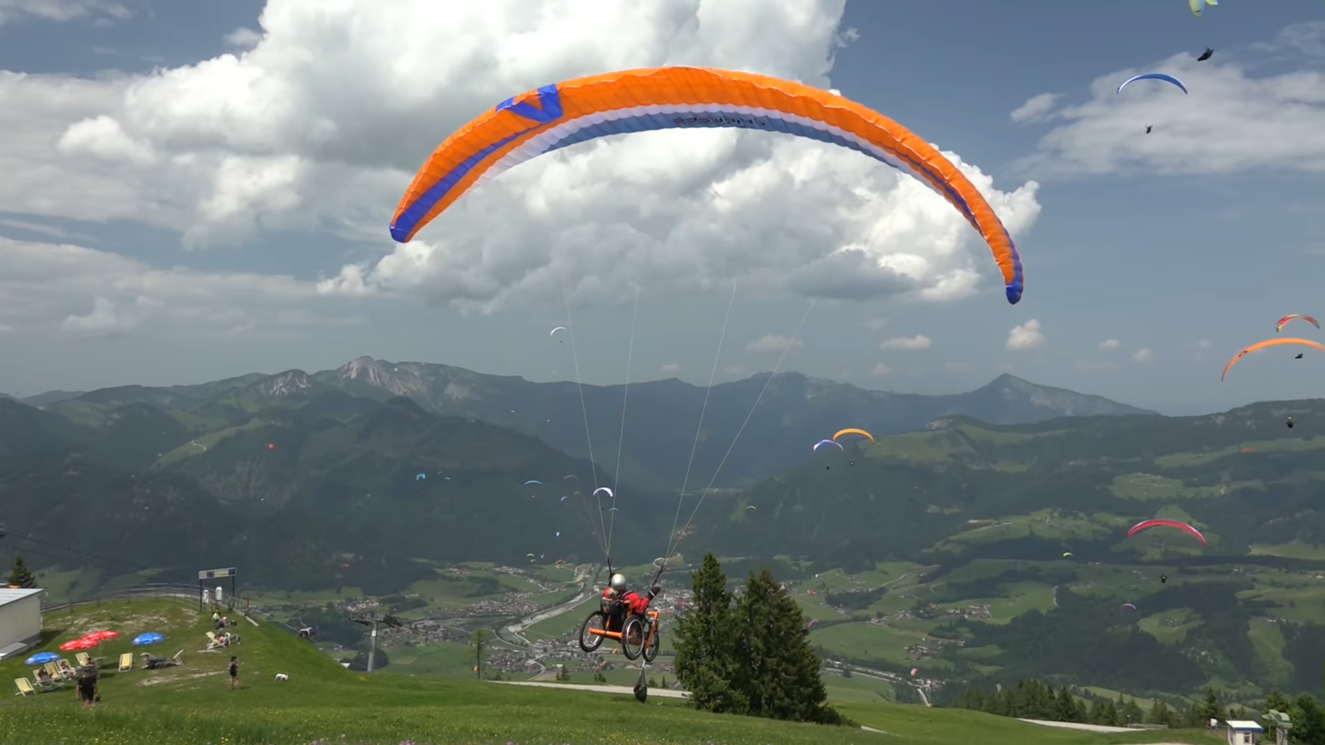 Screenshotter--SuperParaglidingTestival2018Kssenaftermovie4kairddicted-1’41” Screenshotter SuperParaglidingTestival2018Kssenaftermovie4kairddicted 1’41”