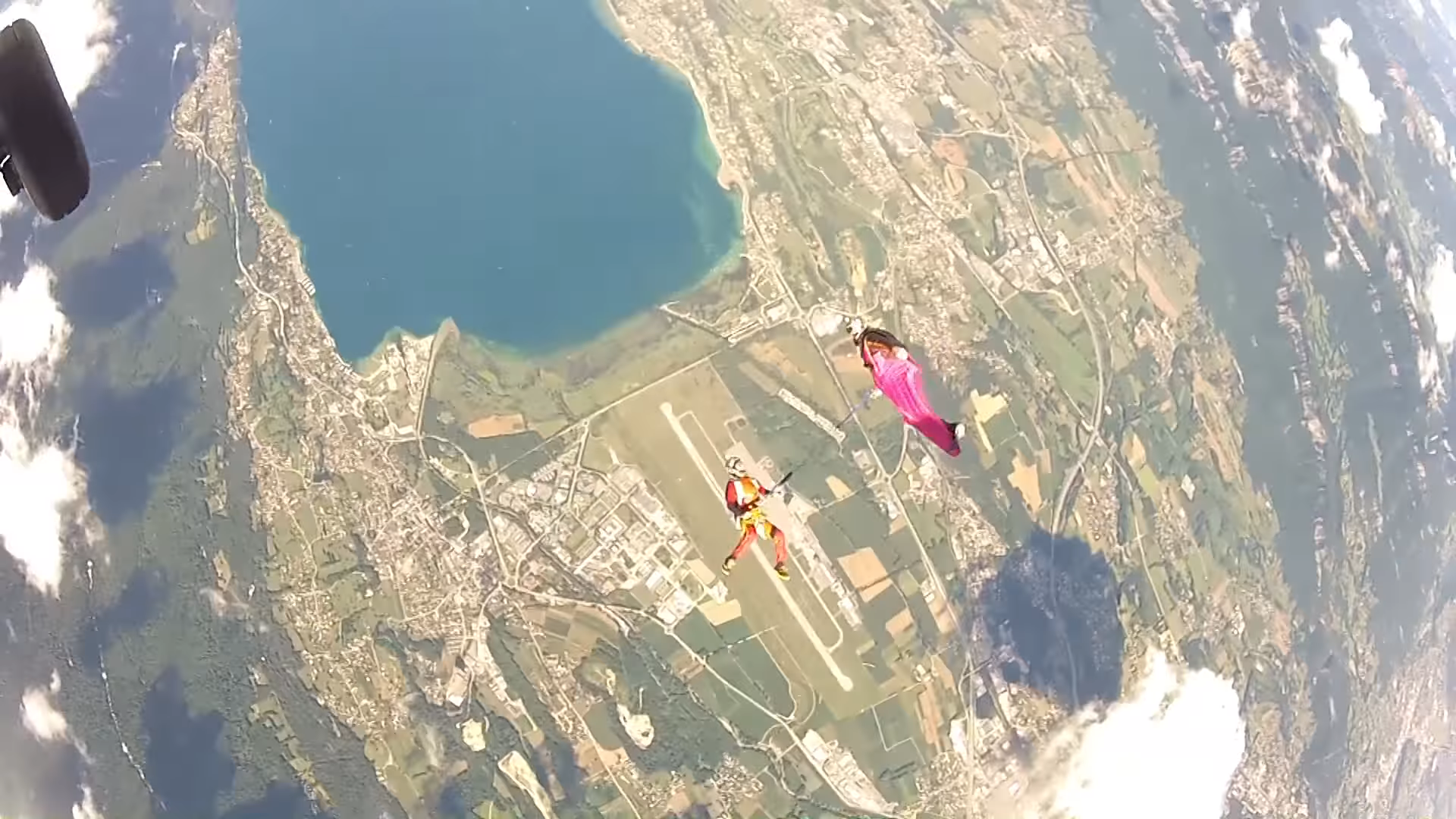 Screenshotter WingsuitRopeSwingworldPremiere 1&rsquo;03&rdquo;